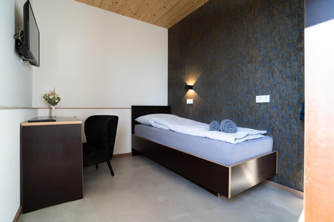 Motel Q Zimmern ob Rottweil Bagian luar foto